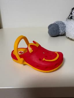 Фігурка Crocs з мака фото 1