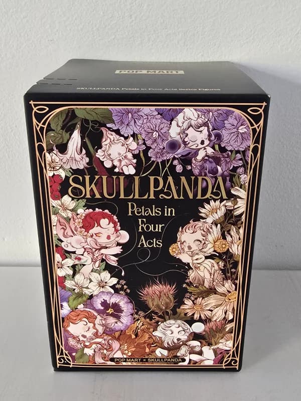 Pop mart skullpanda petals in Four acts