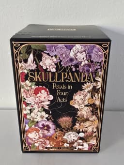 Pop mart skullpanda petals in Four acts фото 1